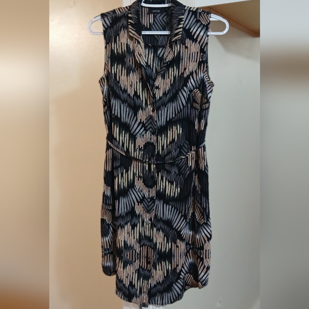 Sleeveless Black and Tan Patterned Dress